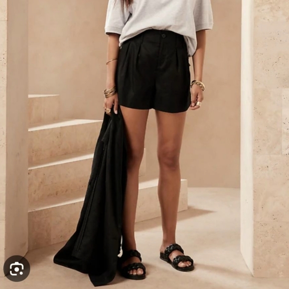 BANANA REPUBLIC Black Linen High-Waisted Pleated Dress 4" Shorts - Picture 2 of 10